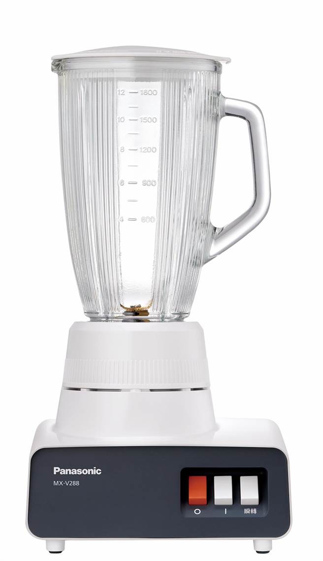 灿坤推荐的Panasonic 1.8L果汁机，会员价2490元，促销优惠价1990元。（灿坤提供）