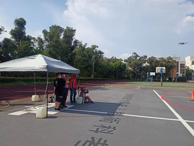 环保局全面投入无人机操作课程训练，稽查不法。（台中市政府提供）