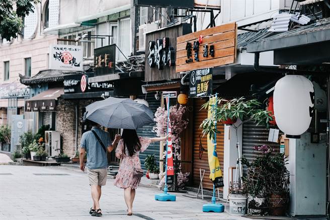 行政院将推出振兴五倍券刺激经济。(资料照/郭吉铨摄)