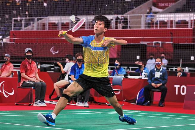 方振宇今天在东京帕运羽球SU5级连输两场，最后拿下第4。(体育署提供)