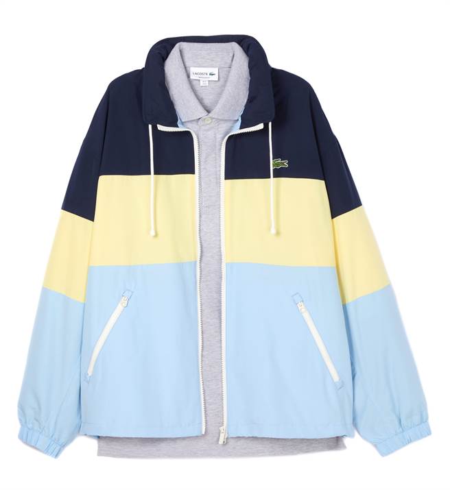 新光三越台北天母店LACOSTE素面灰色POLO衫4380元、拼色休閒风衣外套9080元。（新光三越提供）