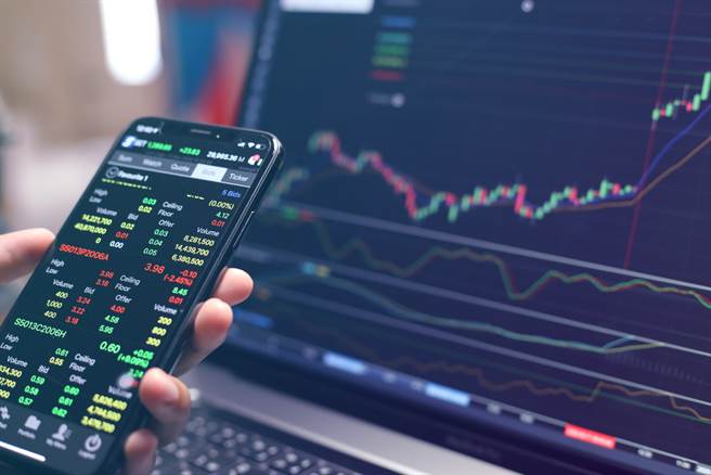 分析師提醒，只要出現「投信連2賣」，就要當心，有可能出現投信提前結帳。（示意圖/達志影像/shutterstock）