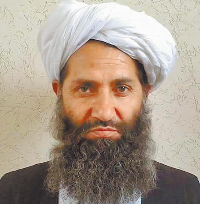 英国广播公司报导，低调神秘的艾昆萨达1961年生于阿富汗坎大哈省，他在苏联退出阿富汗后正式加入塔利班，是该组织的元老之一。（新华社）