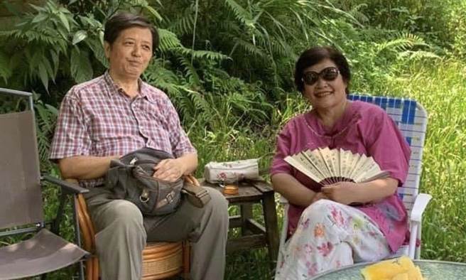 左化鹏》嘆息老来交旧尽 晚来谁共午瓯茶 。(图/爱传媒提供)