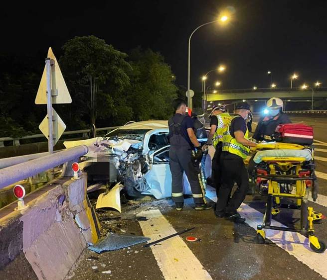 警方获报后前往救护，发现林男头部及胸腔受创，送往中山医院急救。（民眾提供／陈世宗台中传真）