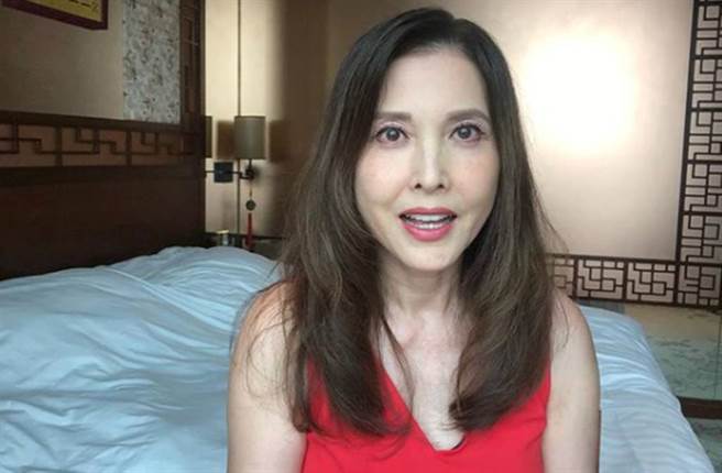 李婉华53岁仍保养得宜。(图／翻摄自李婉华IG)

