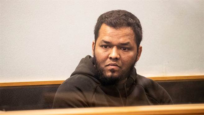 紐西蘭超市發生恐怖攻擊，主嫌是一名來自斯里蘭卡的難民，兇嫌以假文件取得難民身份，紐西蘭近幾年來一直試圖驅逐他，但礙於法院程序，仍舊無法取消他的難民身份。（圖／路透社）