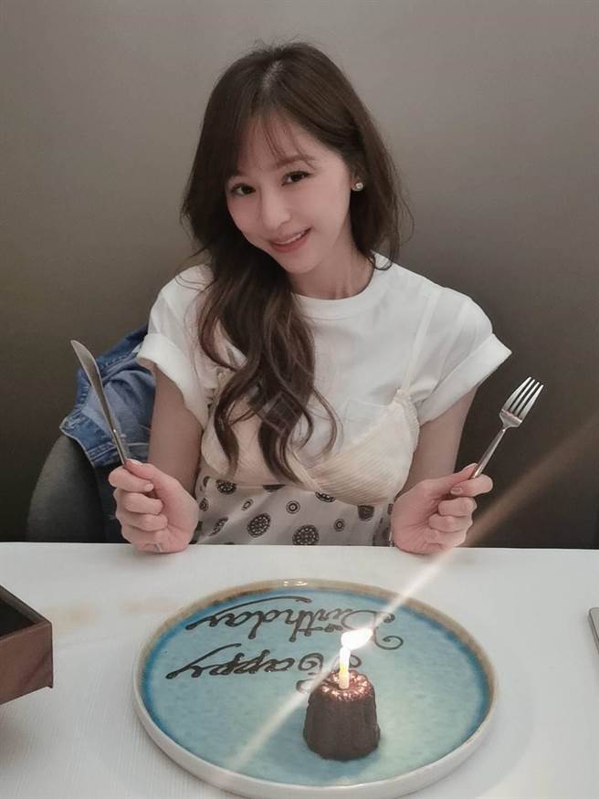 王心凌生日和一群朋友去台東玩。（環球音樂提供）