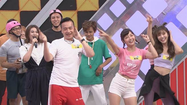 小鐘參加《綜藝大集合》看起來很樂在其中。（民視提供）