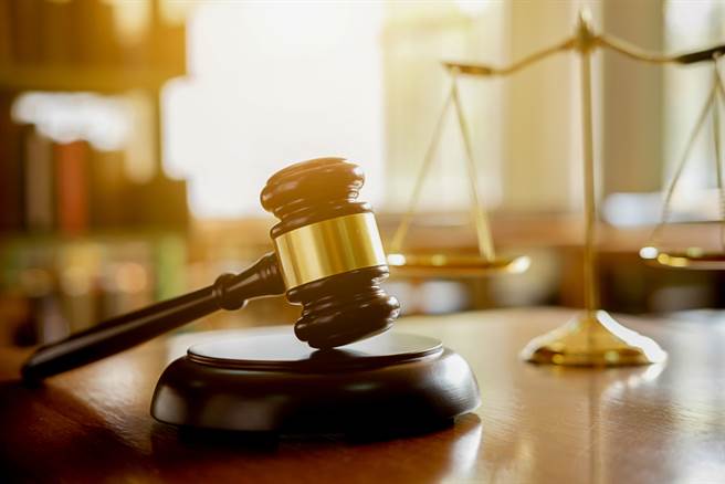 嘉義一名男子強行逼迫有心智障礙的女子性交，遭法院重判9年6月。（示意圖／Shutterstock）