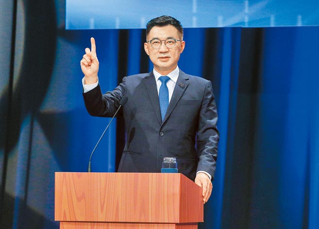 候选人江启臣主打政绩牌，盼催出自主党员投票支持。（粘耿豪摄）