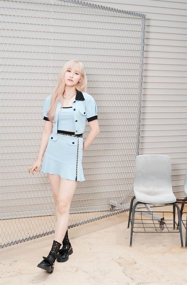 172公分高的宇晴被姊姊們說是「巨型忙內」。（GOOD LUCK ENTERTAINMENT提供）