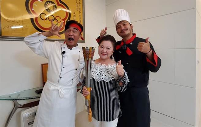 吴宗宪、KID到白冰冰家作客。（图／FB@综艺玩很大）