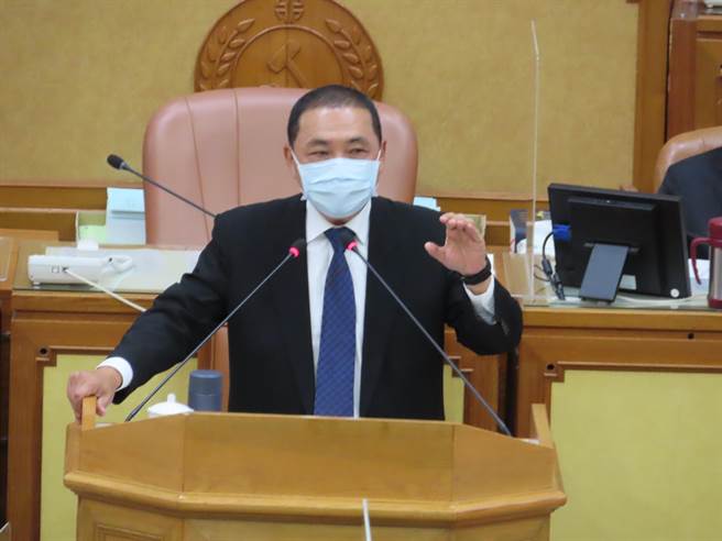 新北教保员染疫案新增8幼儿1家长确诊，新北市长侯友宜表示，目前所有匡列者也从居家隔离改为全数送防疫旅馆。（叶德正摄）