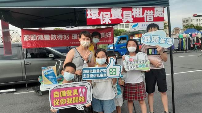 台东四维夜市推「没塑逛夜市」，成效佳。（台东县政府提供）