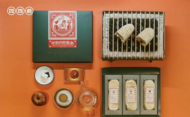 全台首創邊烤邊吃月餅禮盒。(戴志揚翻攝)