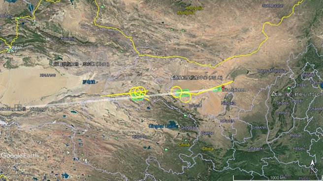 法国军事网站《东方钟摆》所制作此次大陆飞行测试活动示意图，发射点位于吉兰泰，落点位于民丰县。(图／推特@HenriKenhmann)