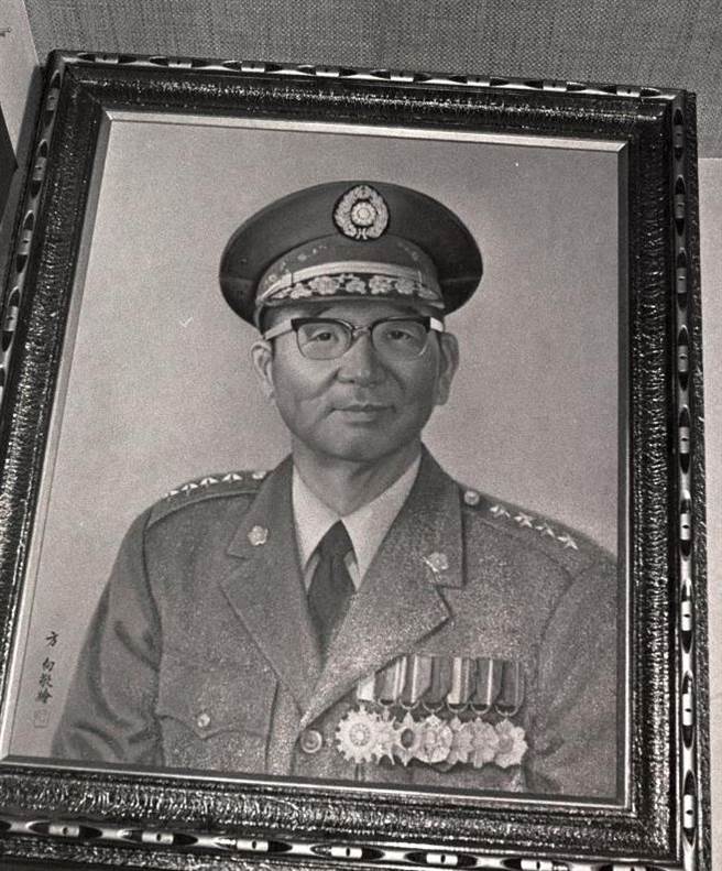 陸軍一級上將、金門戰地司令胡璉的書房中的胡璉將軍畫像。（黃紹川攝）