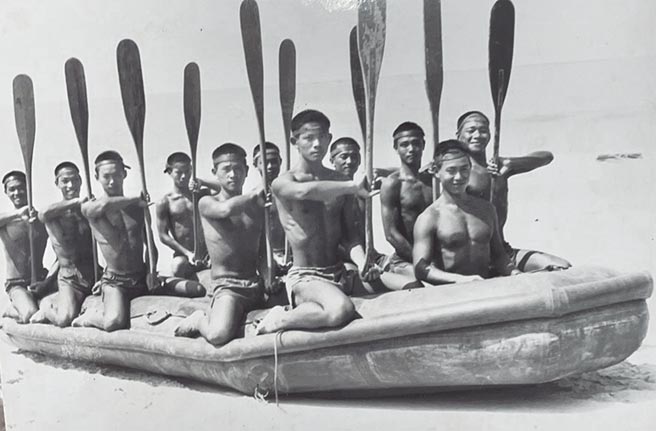 陆军101两栖侦察营30年前受训时情景。（读者提供／陈彩玲基隆传真）