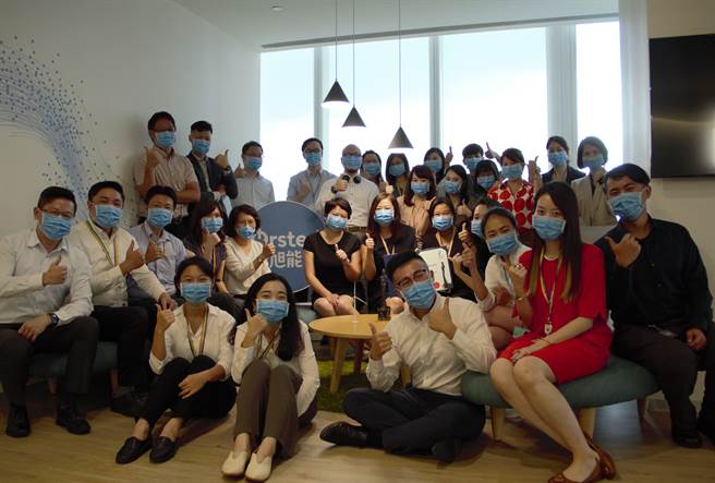 沃旭能源致力打造友善多元化職場，與員工共同實現創造乾淨能源與永續地球願景，並榮獲亞洲人力資源雜誌《HR Asia》評選之2021亞洲最佳企業雇主獎。（沃旭能源提供／陳淑娥台中傳真）