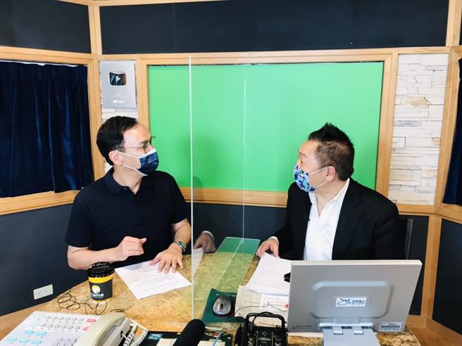 國民黨主席候選人朱立倫今接受廣播節目專訪。（朱立倫辦公室提供）