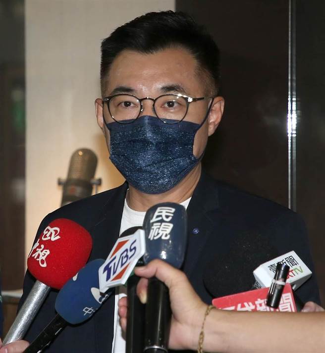 江启臣接受媒体访问。（赵双杰摄）
