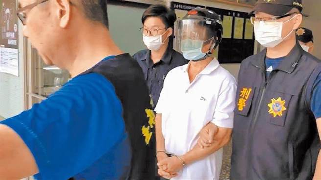 台南市新营区男子陈建松（中）本报资料照片