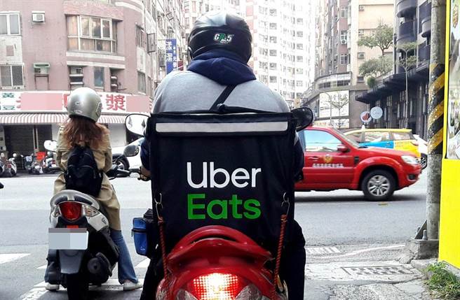 外送员有时会接到「奇怪任务」。（示意图，非当事人，达志影像/shutterstock） 