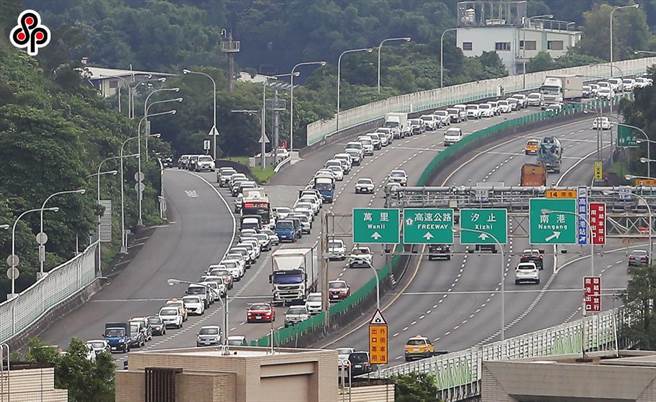高速公路局宣布，9月12日不实施国5北向高乘载管制。（本报资料照）