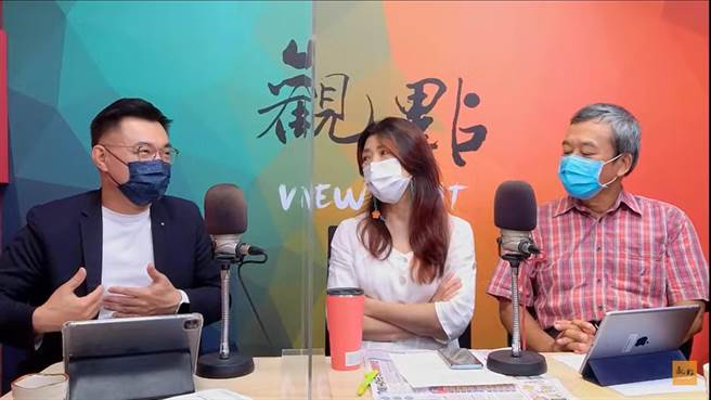 寻求连任的国民党主席江启臣，上午接受兰萱与董智森的观点 LIVE 访问。（摘自直播画面）