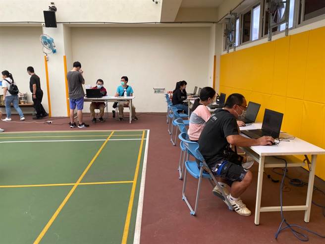 新北市金山區公所體貼金山及萬里地區居民，今（7日）再度與台北市區監理所基隆監理站攜手辦理機車在地考照。（金山區公所提供）