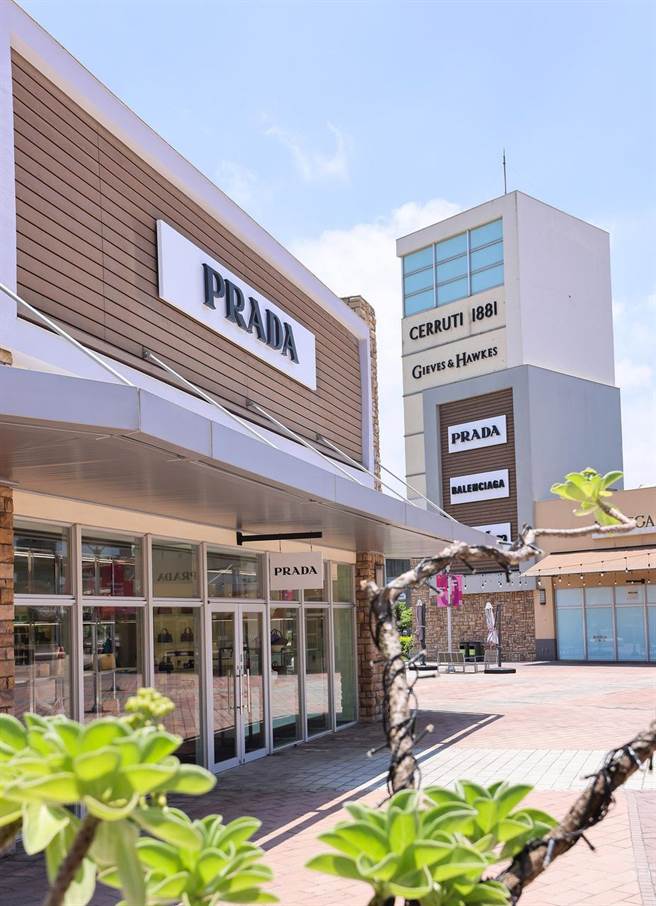 華泰名品城目前不僅擴大經營Prada、Allsaints、TOD’S、LANVIN等品牌，更預計將於9月全新帶來YSL於園區中。（華泰名品城提供）