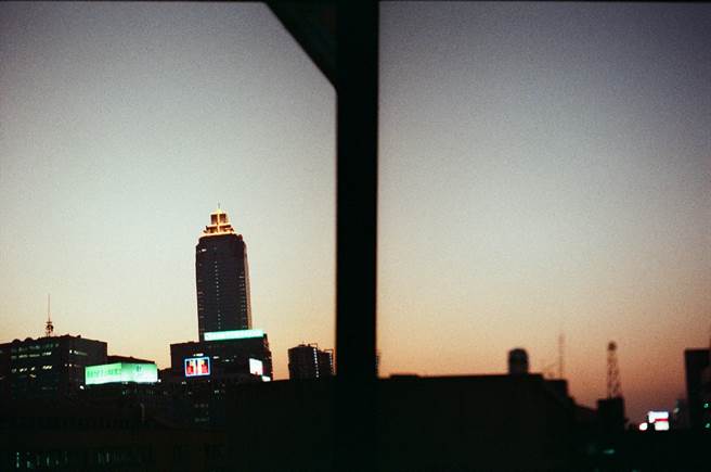 喜欢摄影的陈绮贞，拍下了某日台北的天际线，对她来说，这座天空之下的一切，就是她丰沛的创作灵感来源。（图／陈绮贞）