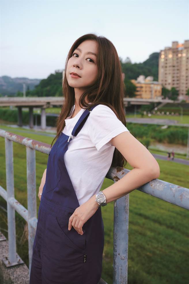 陈绮贞，创作歌手，曾创作多首脍炙人口的歌曲，〈台北某个地方〉是献给台北的深情佳作之一。（摄影／陈冠凯）