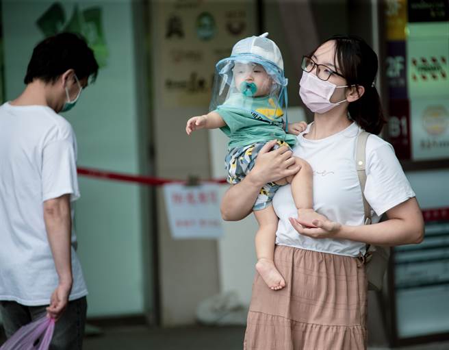 幼儿园群聚基因定序明天（8日）公布结果，但陈时中坦言整体方向都指向Delta变异株。（资料照／罗永铭摄）