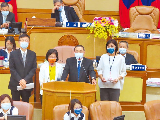 Delta病毒已到家门，新北市长侯友宜6日在市议会表示，严防Delta，新北将确保检测与医疗量能。（叶德正摄）