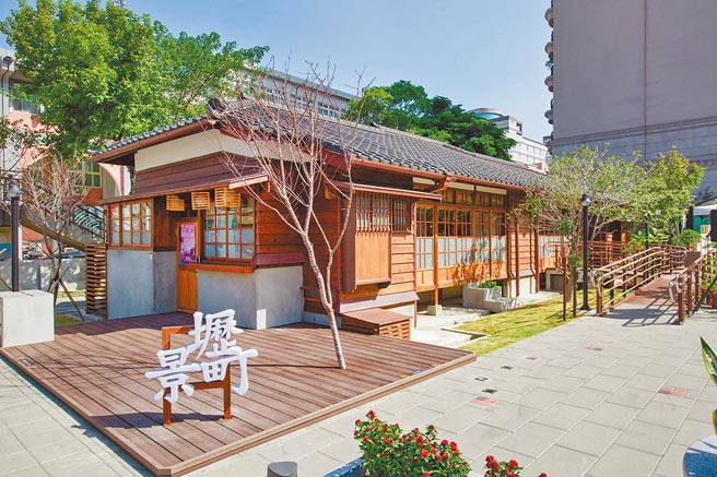 桃园市文化局预计10月推出「桃园挺文创送你看电影」活动，7大艺文场馆消费累计满800元以上，且其中含1笔振兴券消费，可凭发票免费兑换随机影城电影票1张。（陈梦茹摄）