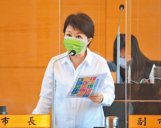 今(13)日南投地牛翻身，台中震度达4级，市长卢秀燕也在脸书上发文关心，许多住在台中的网友纷纷在脸书上留言表示，这次地震的感觉犹如当年921大地震。（陈世宗摄）