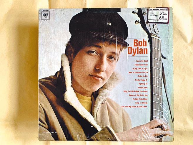 Bob Dylan的《日昇之屋》黑膠。（陳輝龍提供）