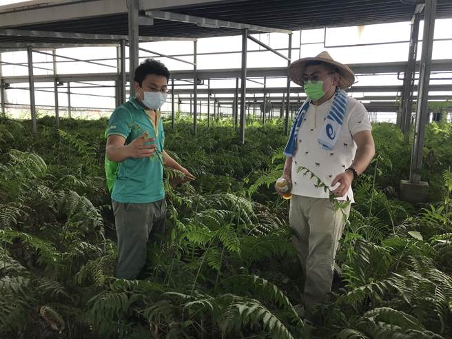 在旅客行为数据上有相当涉猎的Airbnb马培治资深经理（右）认为，各业者串联业者们独有特色、资源，创造隐形聚客网络。（图／云嘉南滨海国家风景区管理处）
