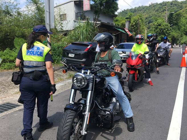 新北警加強取締北宜公路超速。（新北市交通警察大隊提供）