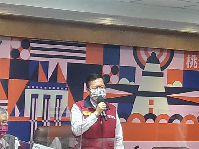 桃園市長鄭文燦8日指出，集中檢疫所內機師和確診北科附工學生共424人，已有361人二採PCR都陰性，「代表疫情可控範圍！」(蔡依珍攝)