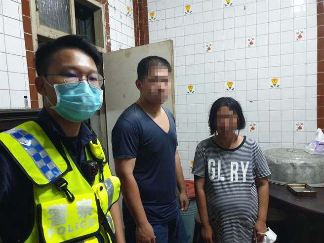 观音分驻所员警以人脸辨识系统查询，才顺利查出妇人身分，得知她47岁、姓许，随即将她护送返家。（桃园市政府大园警分局提供／陈梦茹桃园传真）
