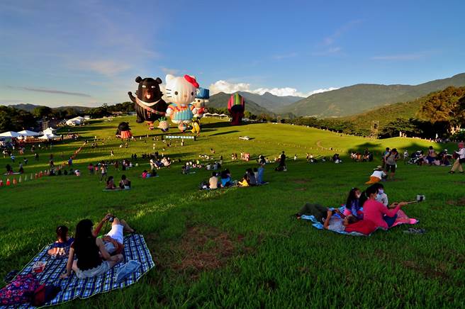 台东旅宿业中秋节住房率达7成，随着北部疫情升温，业者忧心商机泡汤。图为台东县热气球活动照片。（本报资料照片）