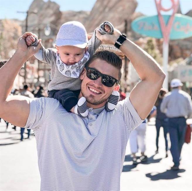 （图／翻摄自dilfs_of_disneyland IG）