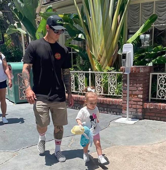 （图／翻摄自dilfs_of_disneyland IG）