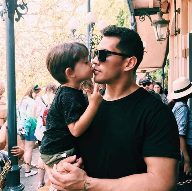 （图／翻摄自dilfs_of_disneyland IG）