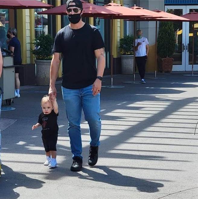 （图／翻摄自dilfs_of_disneyland IG）