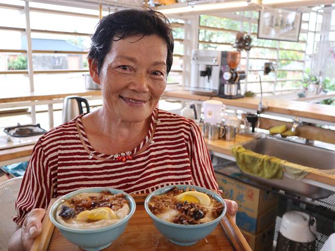 台南市后壁区顶长社区林素珍的古传碗粿重出江湖。（张毓翎摄）