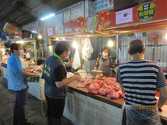 台东县卫生局近日抽验中秋节应景食品及肉品。（台东县卫生局提供／蔡旻妤台东传真）